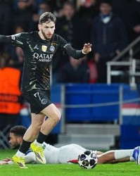 开云电子-替补贡献2球1助，克瓦拉茨赫利亚当选巴黎vs切尔西全场最佳