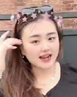 开云电子-刘禹彤晒日常视频：年度最简单手势舞和最好看滤镜