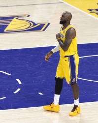 Shams：詹姆斯本人&amp;联盟感觉他会再打一年 湖人表现影响他的未来