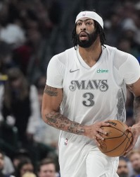 Shams：如果现在把浓眉放交易市场，他能换回4-5个首轮签