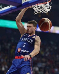 开云登录入口地址-热火锋线新星的身材强壮了许多，他可能会成为球队五号位的选择？