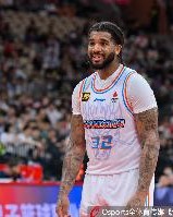 开云登录入口地址-造杀伤但效率不高！克里斯10中3&amp;罚球12中12 得到18分8篮板